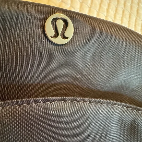 lululemon Mini Go Getter Pouch - Picture 2 of 6